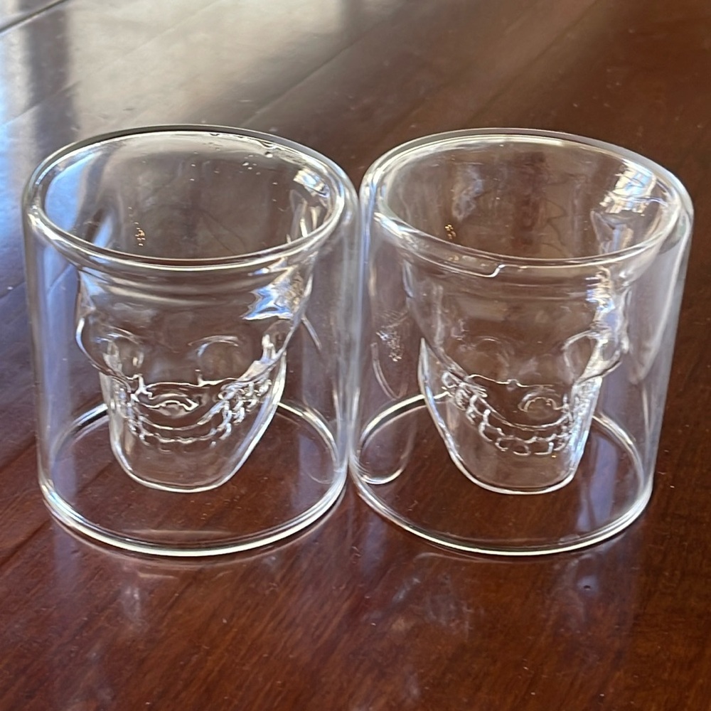 2 X GLASS SKULL SHOT GLASSES - Picture 2 of 8